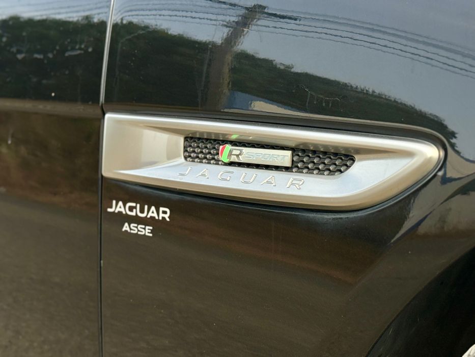 Jaguar XE R-Sport 2.0D | 2018 | Possibilidade de financiamento