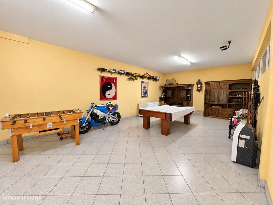 Excelente Propriedade Com Moradia T4 Independente Em Fregim, Amarante