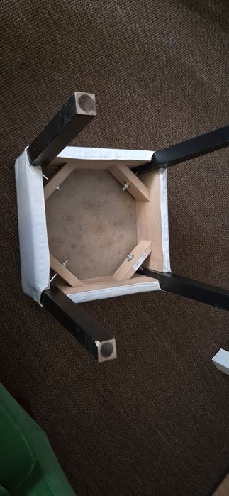 Mesa Compacta Extensível + 2 bancos