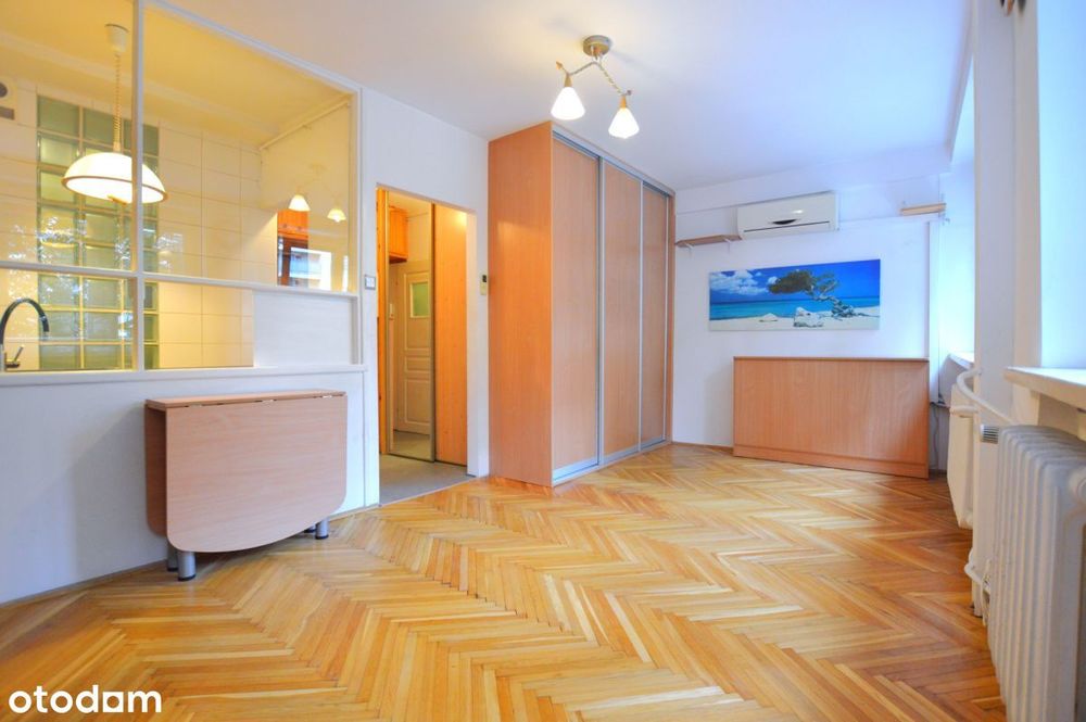 Centrum, atrakcyjna kawalerka po remoncie