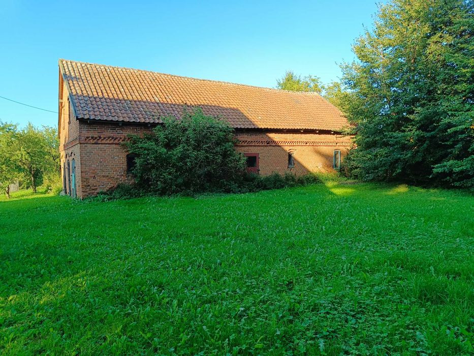 Budynek gospodarczy na działce 1699 m2