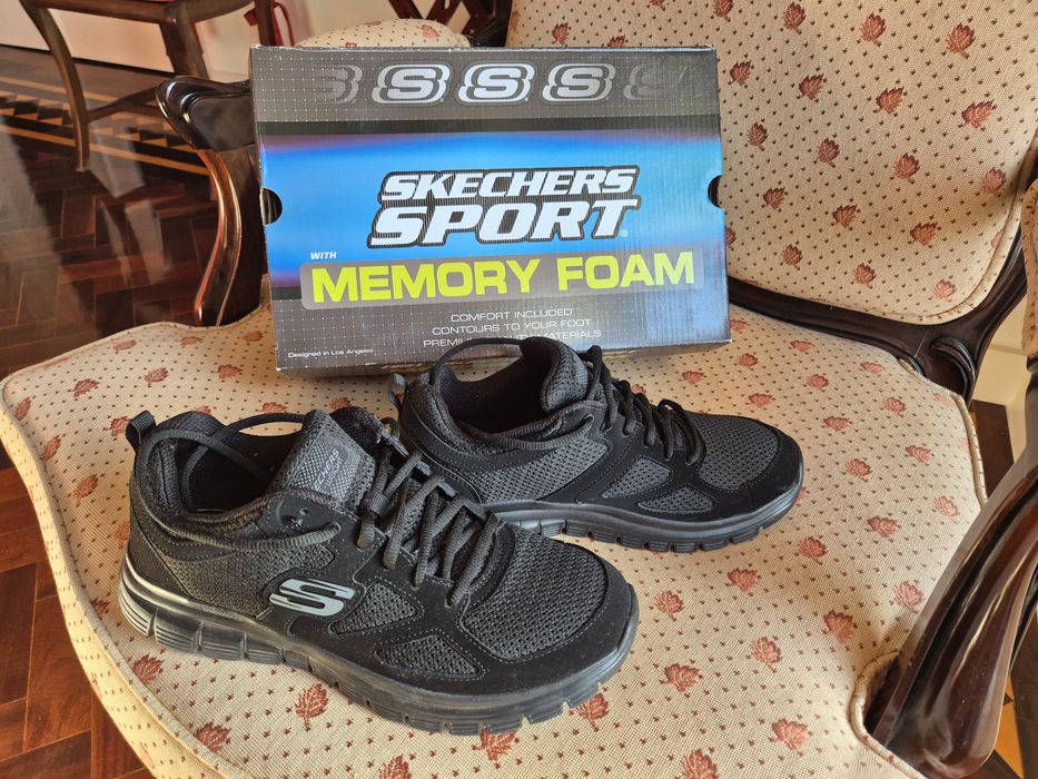 Tenis Skechers Pretos Novos número 41