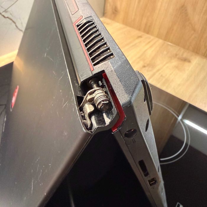 Laptop MSI Leopard Pro GP62MVR 6RF - Intel i7-6700HQ 16/256GB GTX 1060