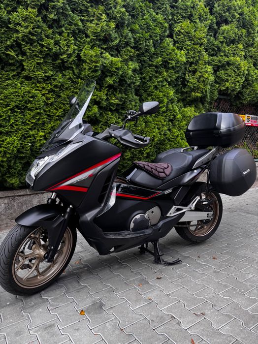 Honda Integra 750s