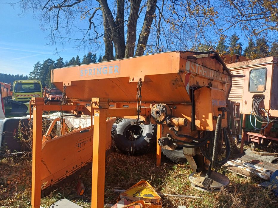 Piaskarka posypywacz springer 2m³ taśma Unimog  4x4 mb track