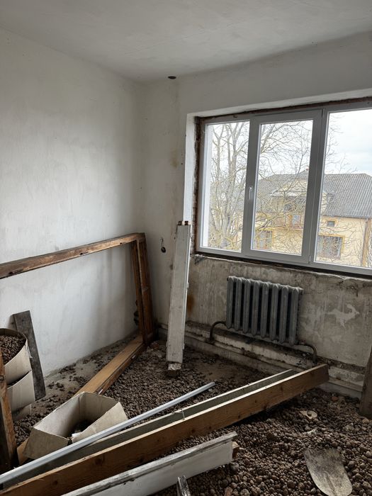 Продається цегляний спарений будинок в м. Самбір