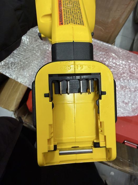 Безщіткова сабельна пила Dewalt DCS382 20v USA