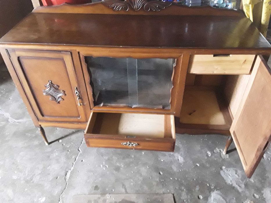 Cristaleira/aparador antigo