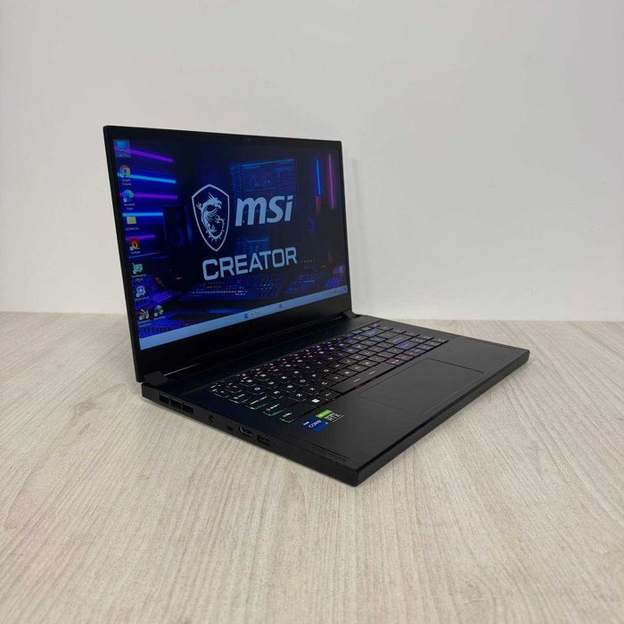 MSI Creator 15 A11UH  144Hz i7 11800H 16GB SSD 512GB RTX 3080