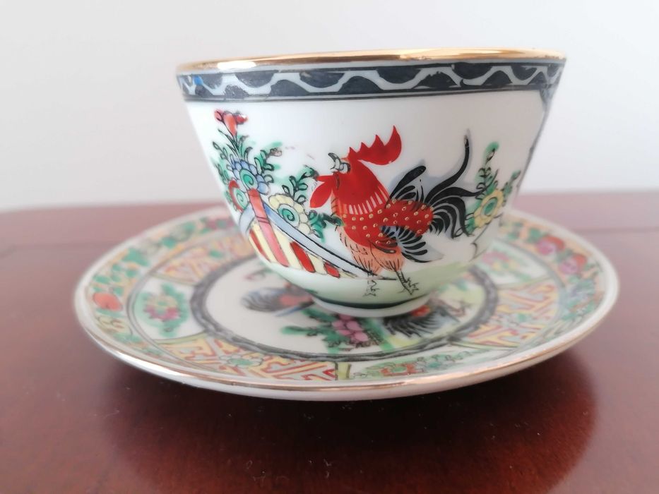 Chávena de chá com pires em porcelana chinesa com motivo galo