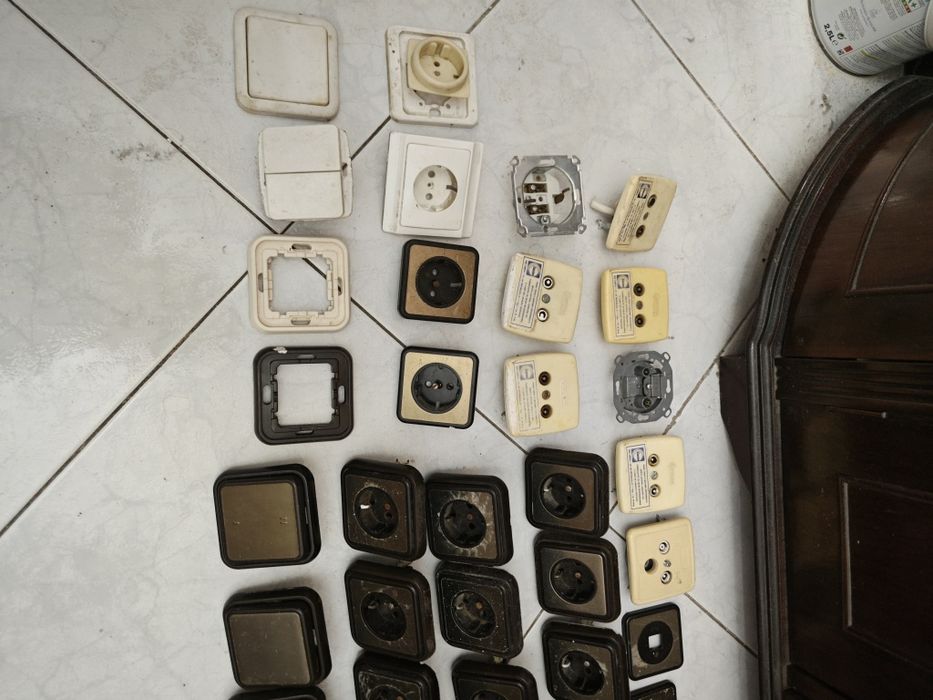Lote tomadas elétricas, interruptores, tomadas telefone e tomadas TV