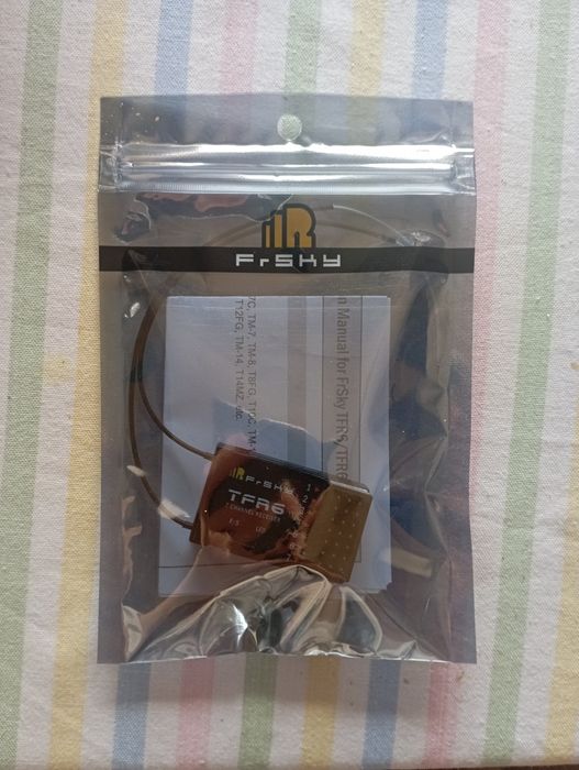 Recetor FrSKy para rádio