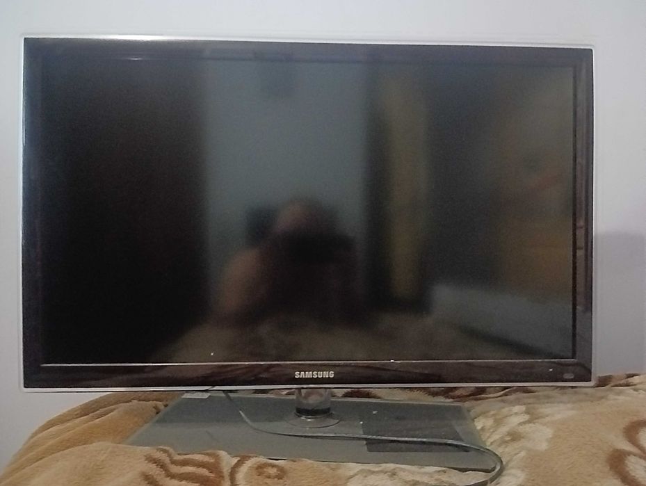 Телевізор Smart TV 42"