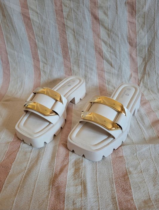 Sapatos/sandálias slide 39