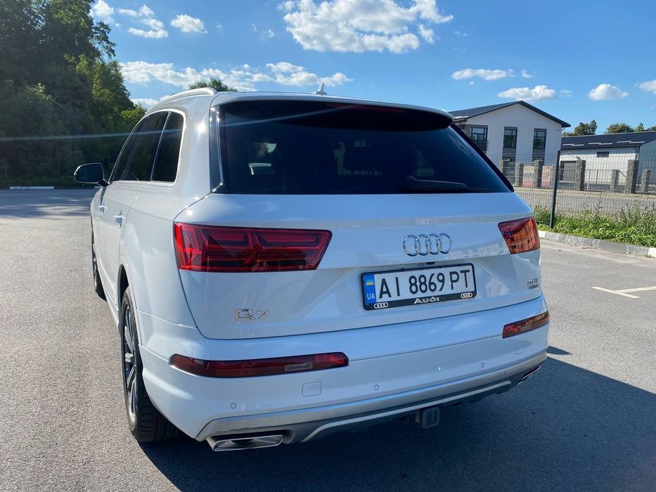 Aydi Q7 4m 2016 рік.