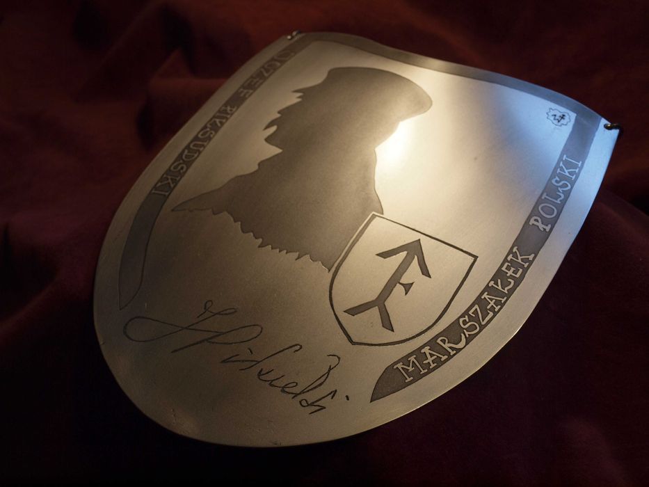 ryngraf pamiątkowy Józef Piłsudski herb KOŚCIESZA do szabel, unikat