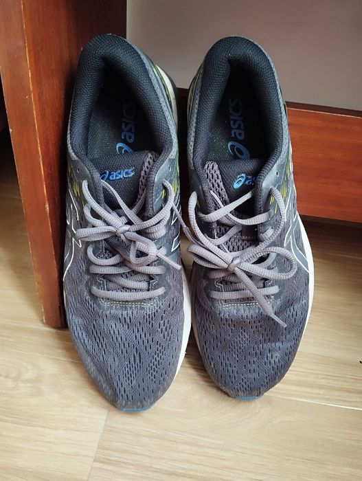 Ténis Asics como novos