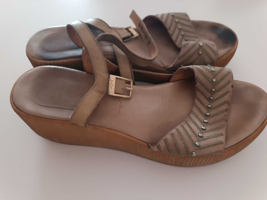 Sandálias de salto MLV