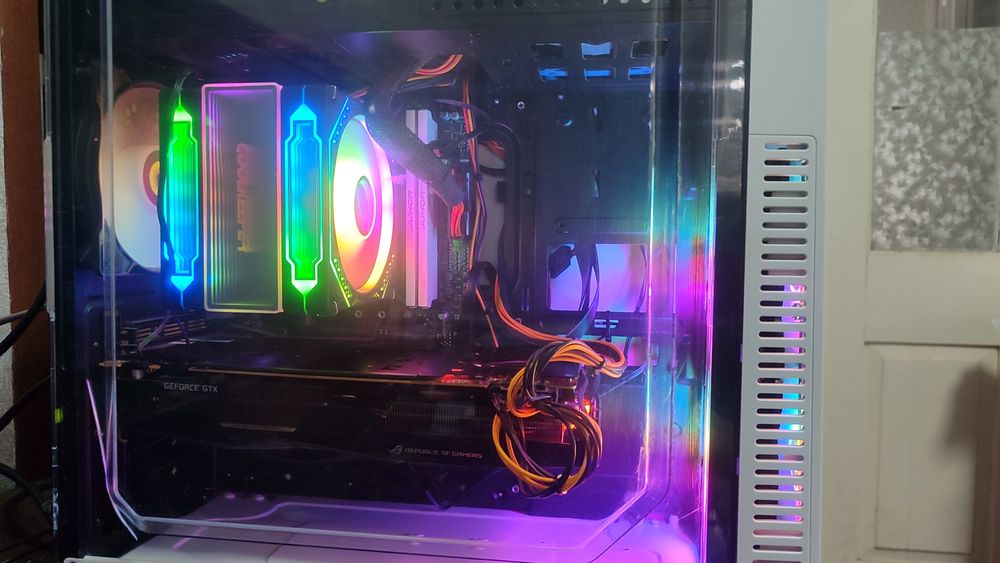Продам игровой компьютер rayzen5 3600 gtx1080ti