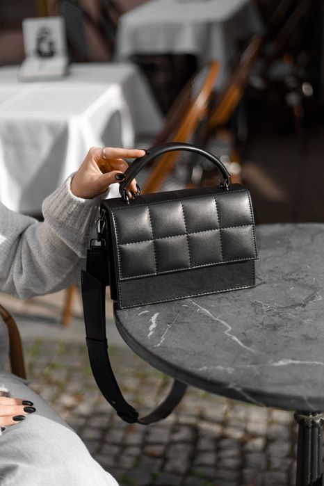 Жіноча сумка  чорна