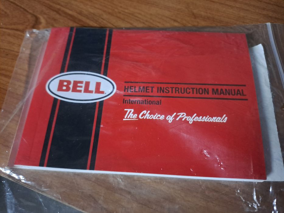 Capacete marca BELL 80° aniversário