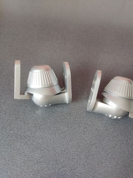 Sprzedam uniwersalne mocowania ścienne.