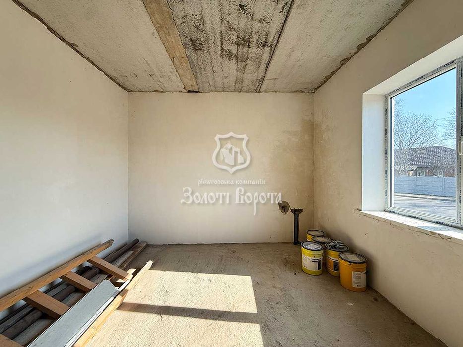 Будинок, 2 поверхи, ділянка — 0,8 га. с. Гавронщина, Макарівський р-н