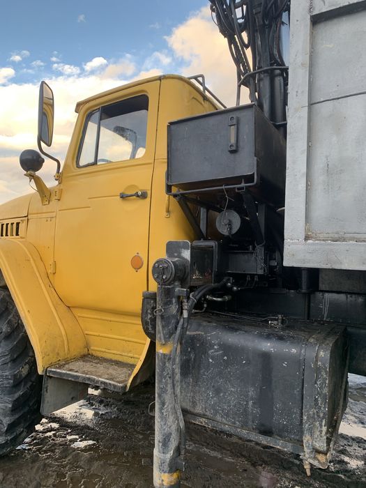 Продам Урал 5557