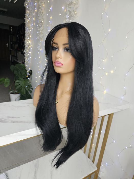 Długa peruka premium Eliza czarna lace front boczna grzywka