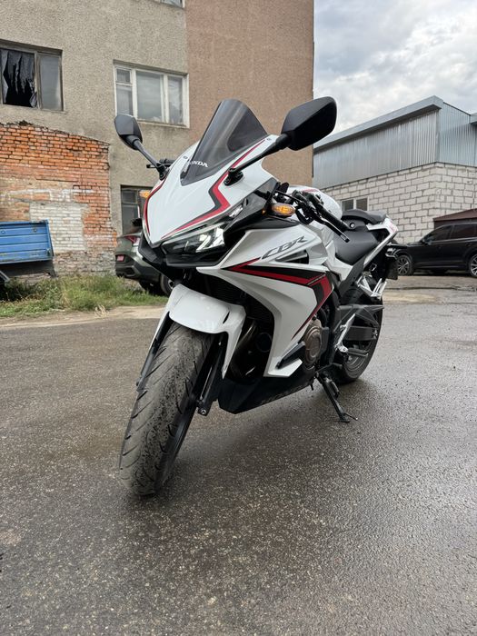 Honda CBR400R Перша реєстрація.