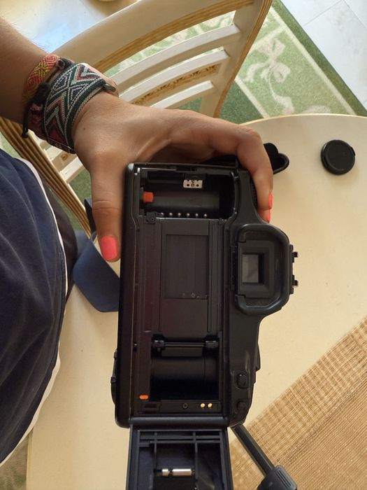 Canon 1000F com capa