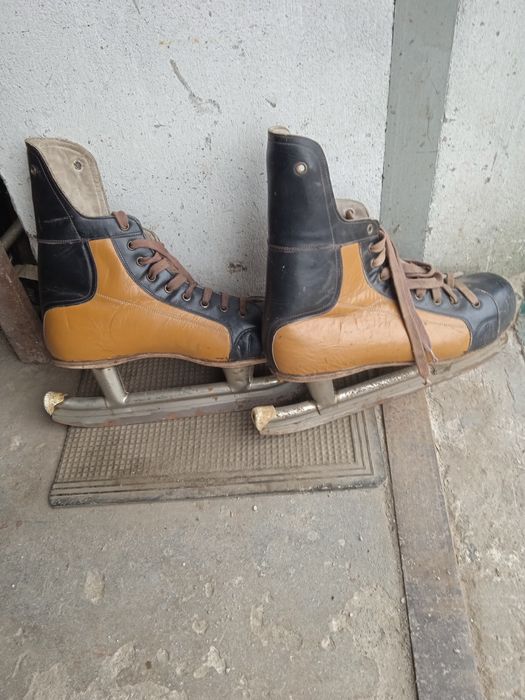 коньки  для хокея