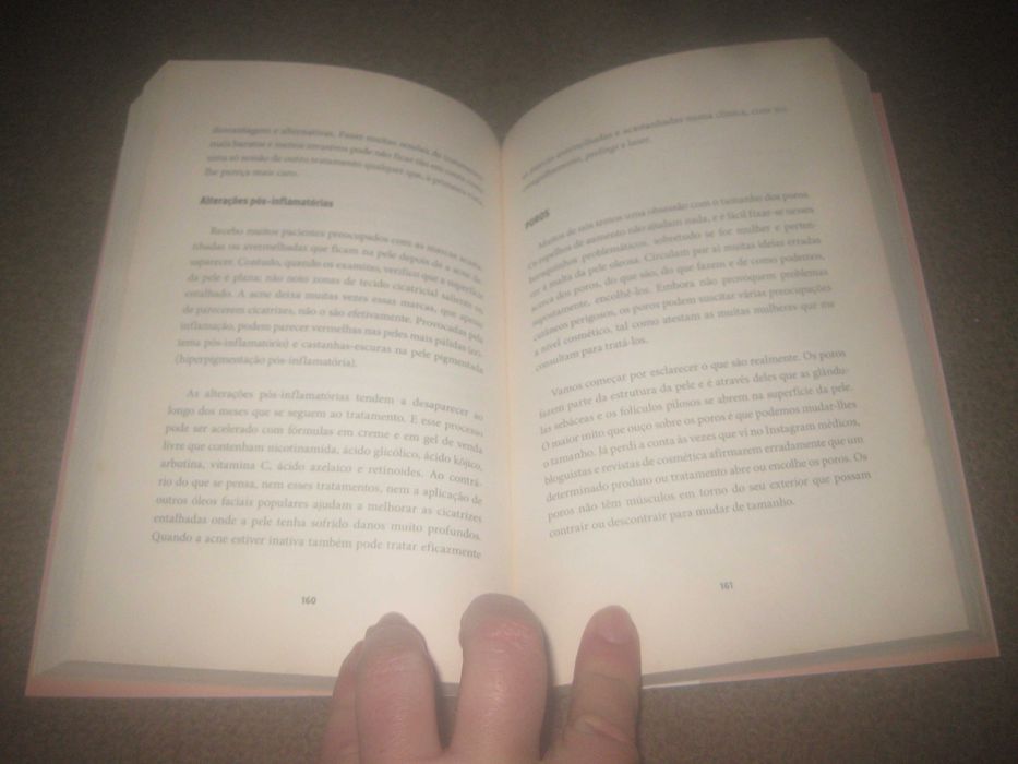 Livro "Bíblia dos Cuidados da Pele" de Dra. Anjali Mahto