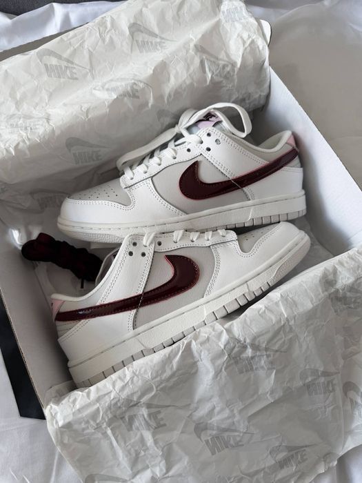 Nike Dunk SB Low Sail Burgundy Crush жіночі кросівки найк данк