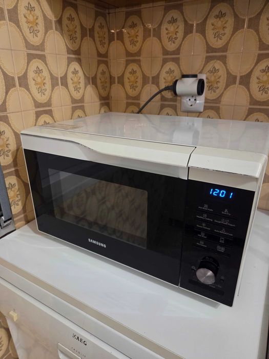 Micro-ondas Samsung - Modelo: MC28M6055CW - 230V - 50Hz - Max.: 2.900W