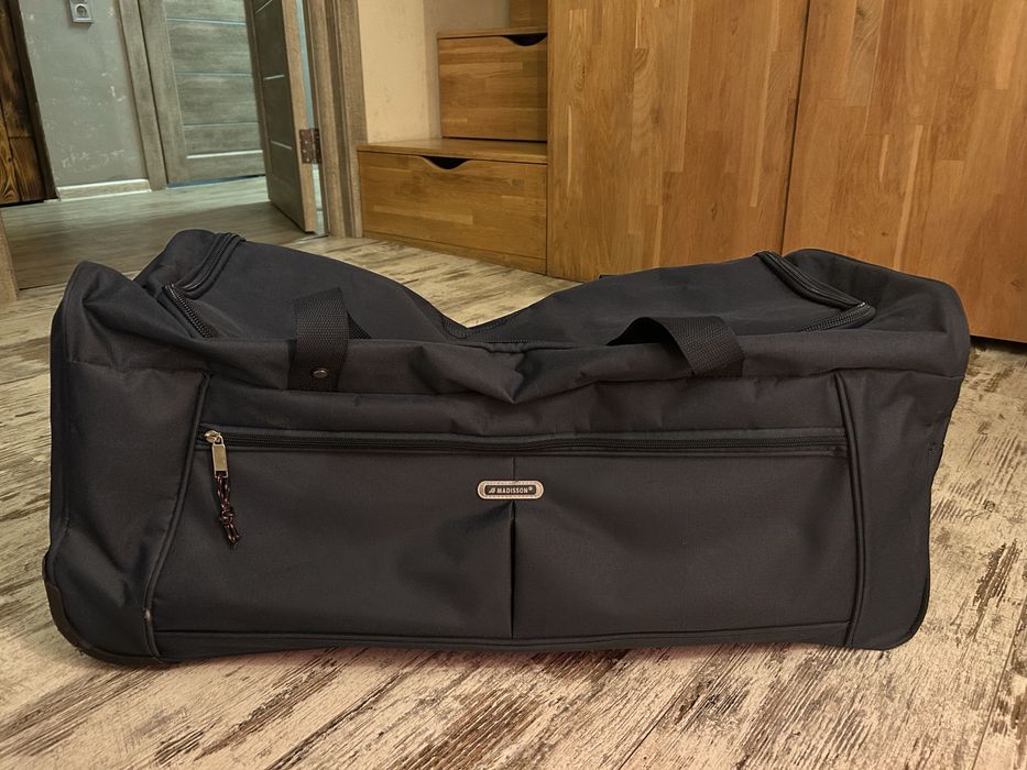 Дорожня сумка на колесах