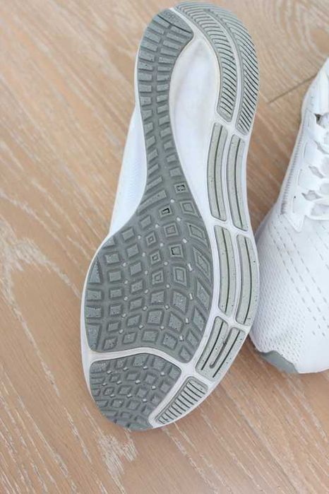 Nike Pegasus 38 bez wad 41