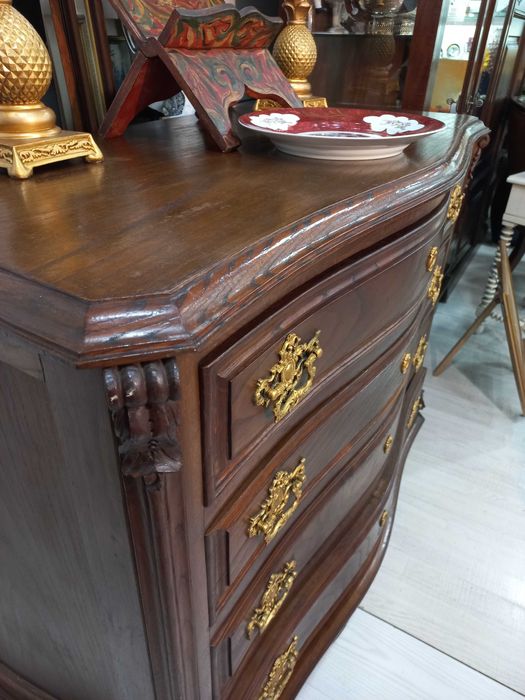 Cómoda Bombé formato bojudo