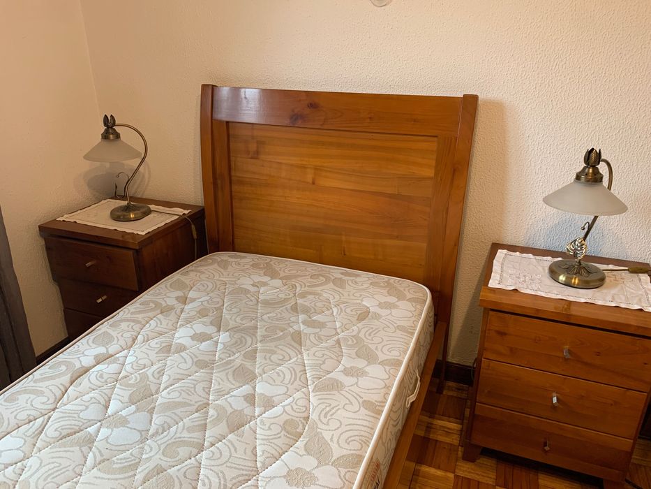 Mobília de Quarto em Cerejeira