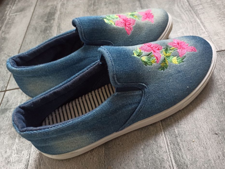 Damskie buty r. 39