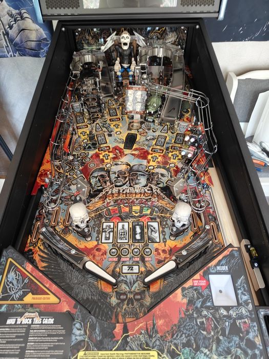 Metallica Remaster Premium Stern Pinball Flipper Fliper