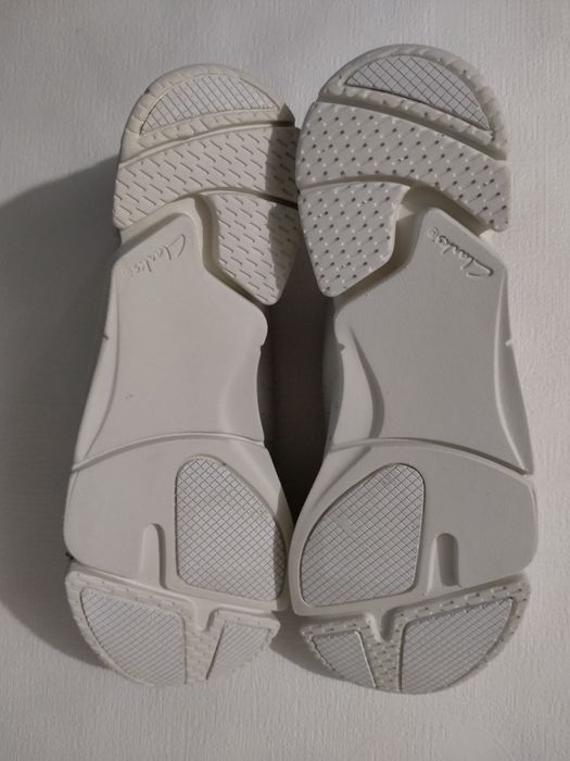 Жіночі кросівки від бренду Clarks