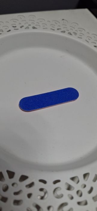 Mini zestaw pojemników na kosmetyki do podróży słoiczki pilnik gąbeczk