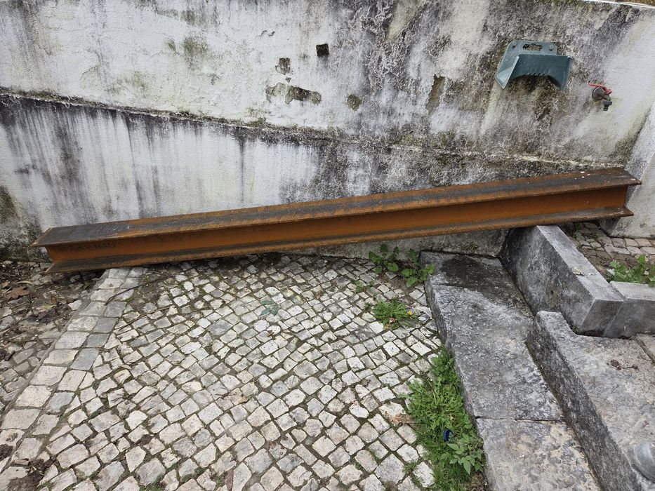 Viga de Ferro H16