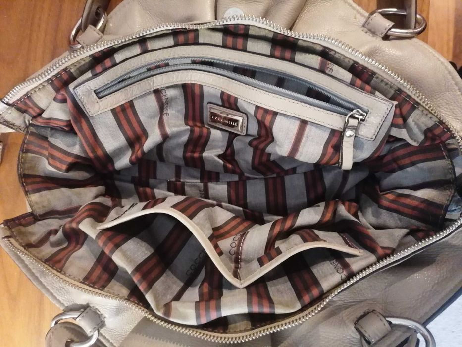 Mala carteira em pele da Coccinelle