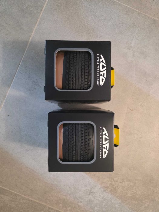 CENA ZA 2 SZT Bontrager Girona PRO GR TLR 700c x 42mm