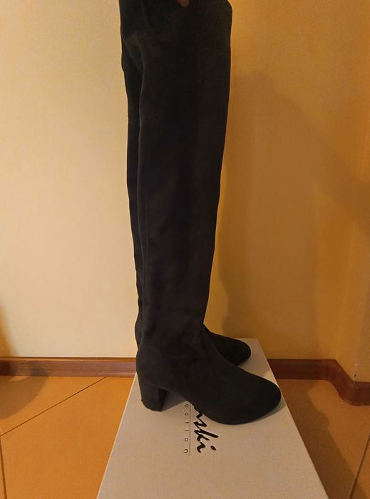 Wysokie eleganckie kozaki