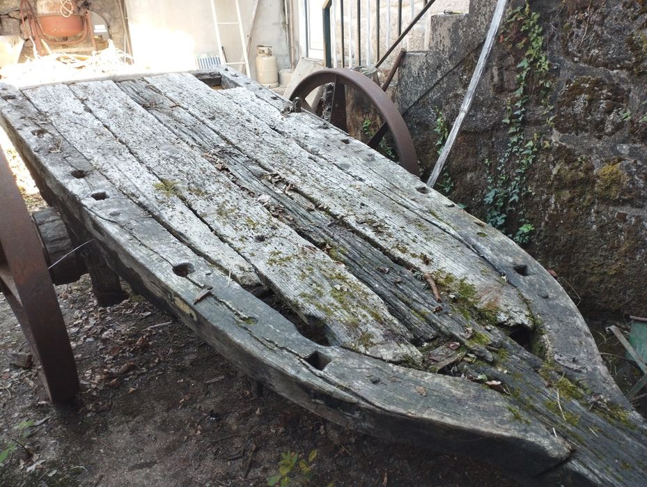 Carro de bois para restaurar