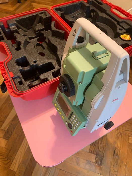 професійний геодезичний комплект Leica