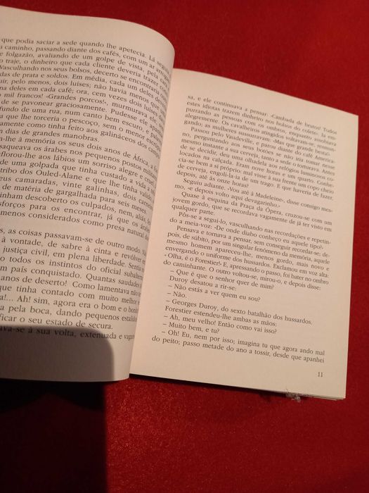 Livro antigo de capa dura: "Bel-Ami" - Guy de Maupassant